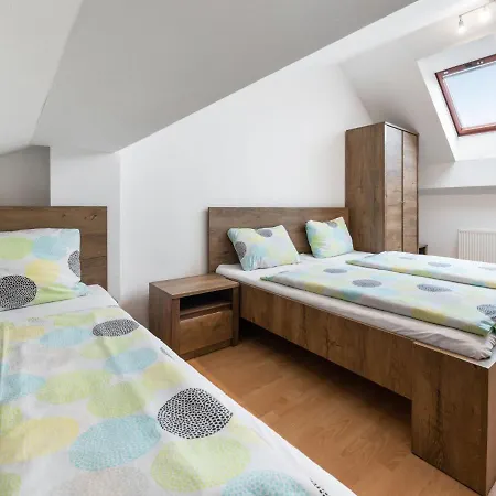 611-1 By Interhome *